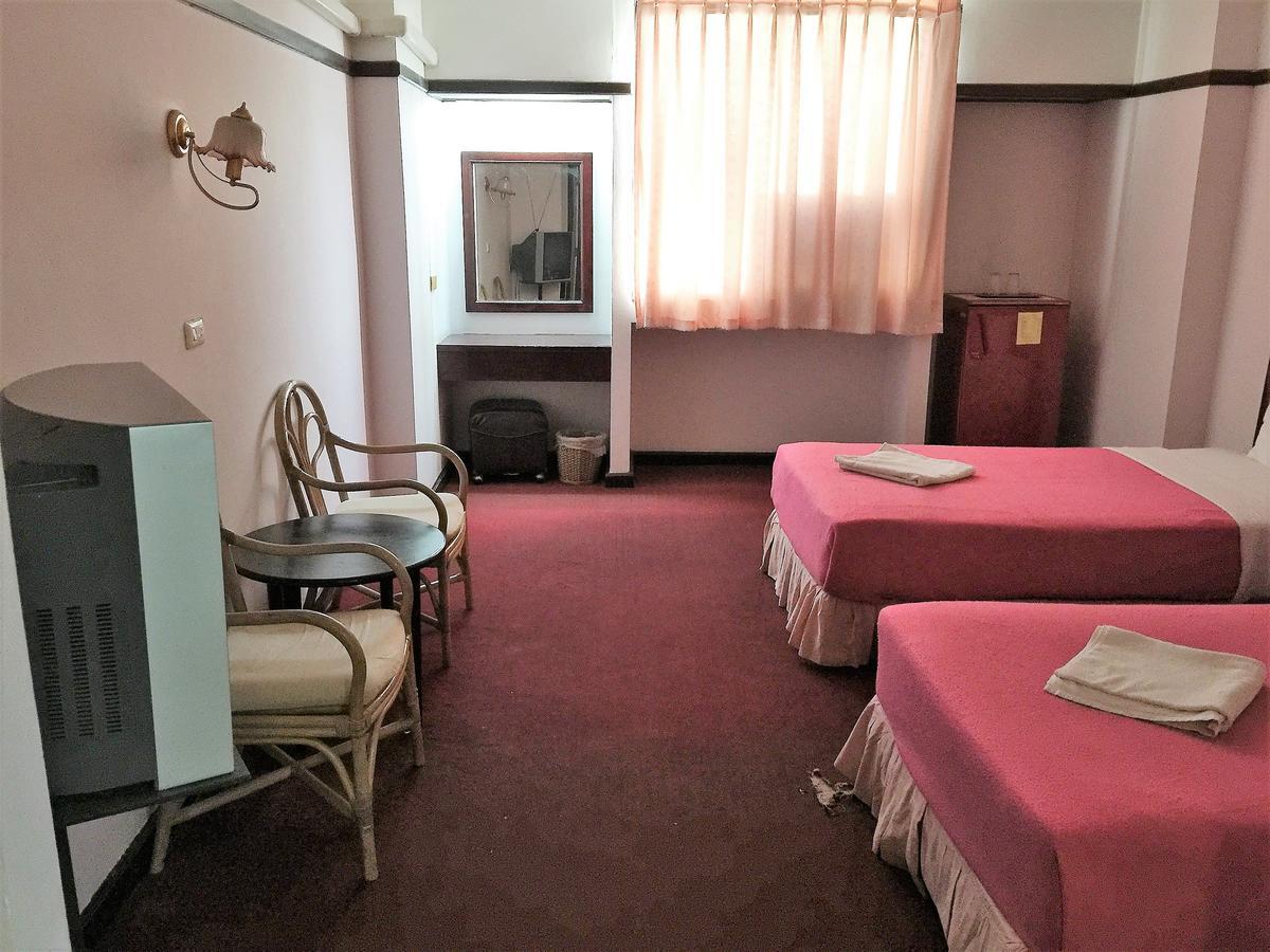 Daeng Plaza Hotel Phuket Buitenkant foto